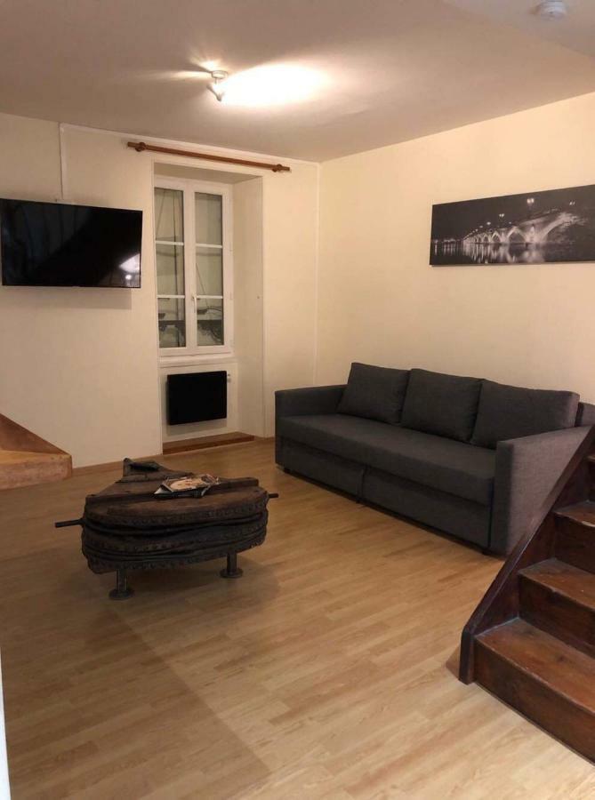 Appartement Face Au Donjon Pons Exterior foto